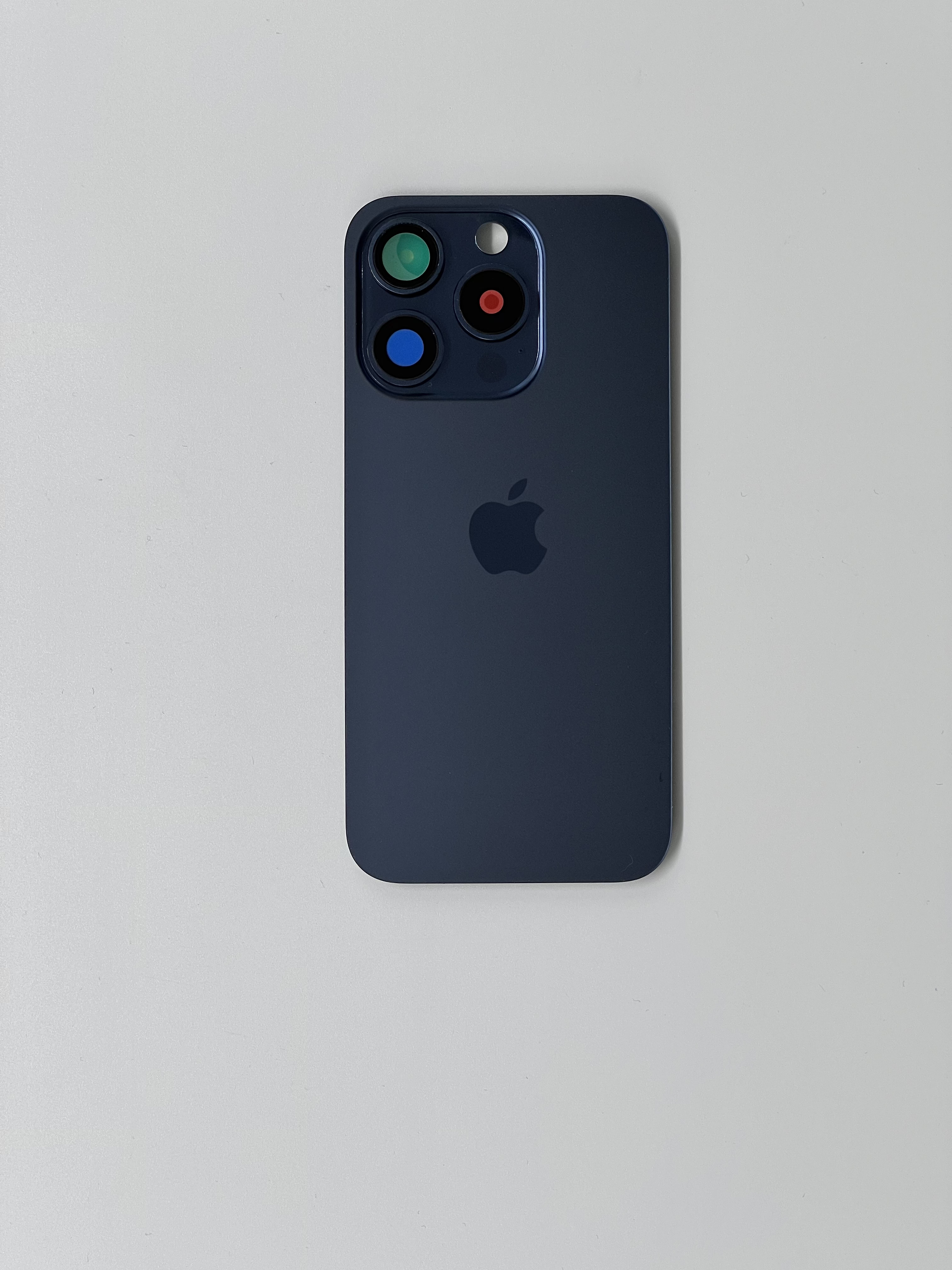 Задняя крышка Apple iPhone 15 Pro голубой титан с большим отверстием